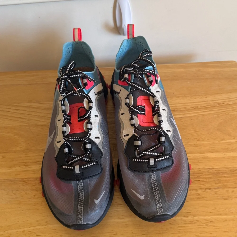 NIKE REACT ELEMENT 87 BLUE CHILL SOLAR RED MENS AQ1090 006 Size 8‎